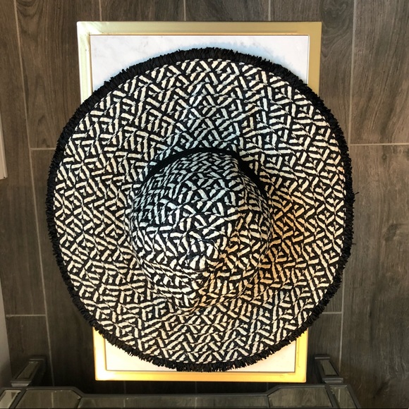 BOGO FREE White & Black Floppy Sun Hat Diamond Pattern🌸 - Picture 4 of 4